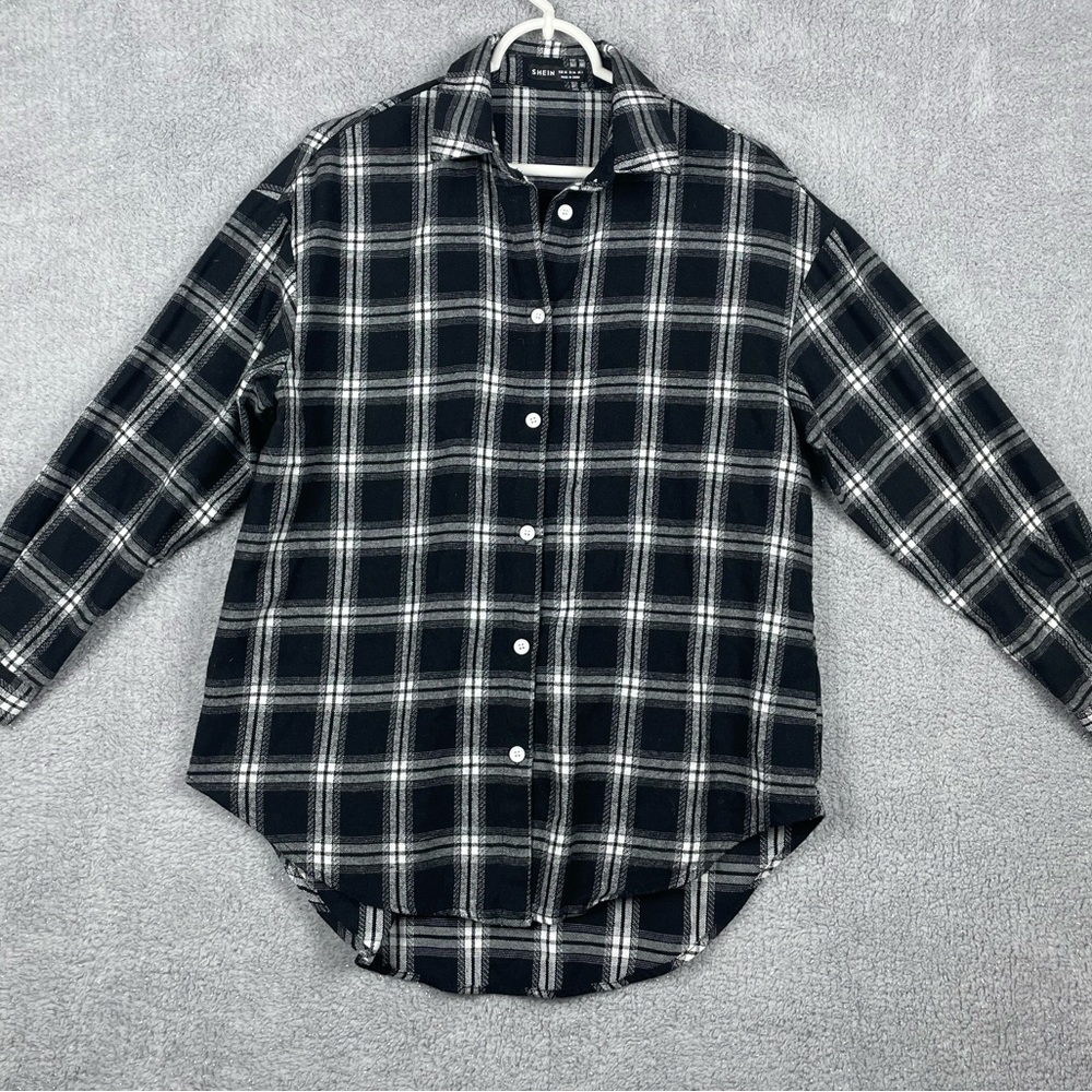 Black and white long sleeve shirt